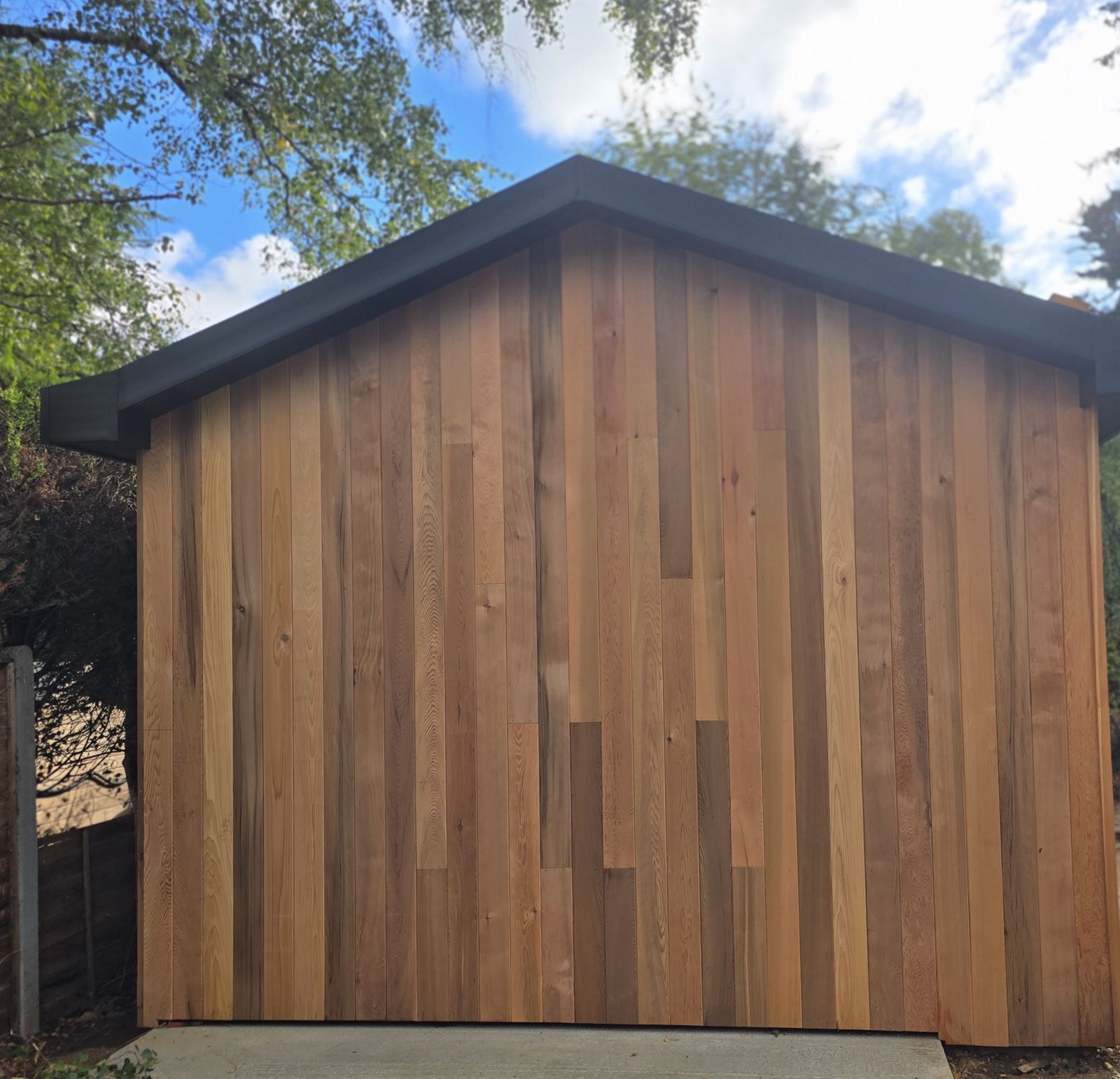 Gomshall: Cedar-clad gable end